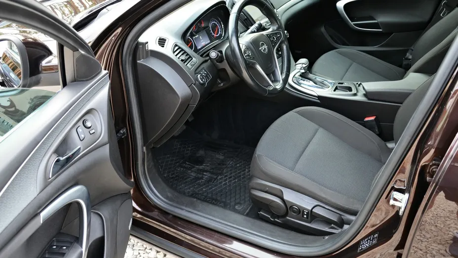 OPEL Insignia -