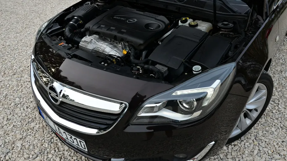 OPEL Insignia -