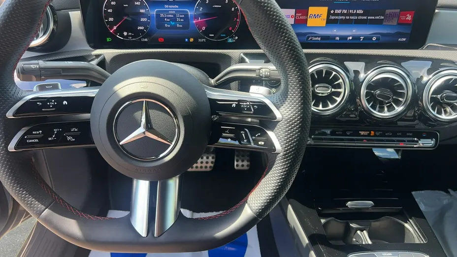 MERCEDES-BENZ CLA -