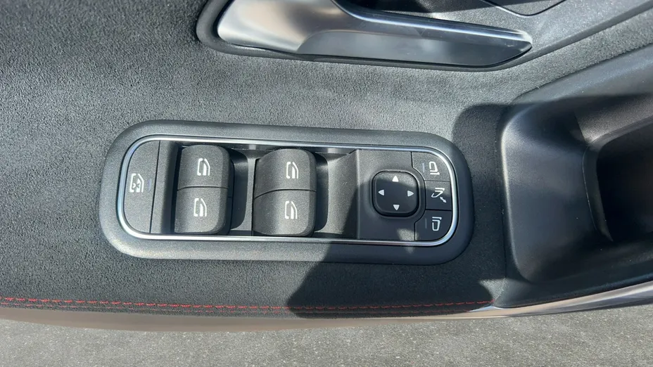 MERCEDES-BENZ CLA -