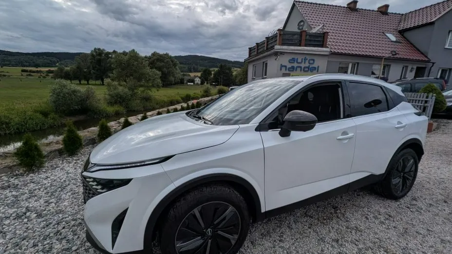 NISSAN Qashqai -
