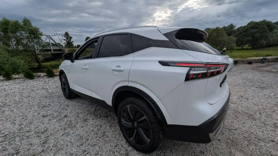 NISSAN Qashqai -