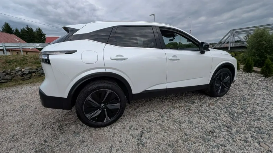 NISSAN Qashqai -
