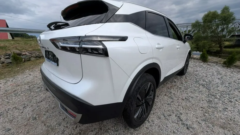 NISSAN Qashqai -