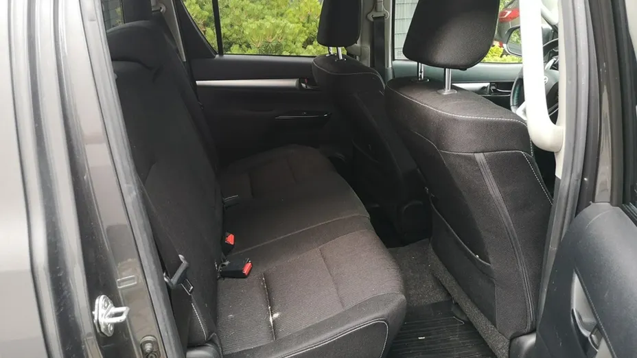 TOYOTA HiLux -