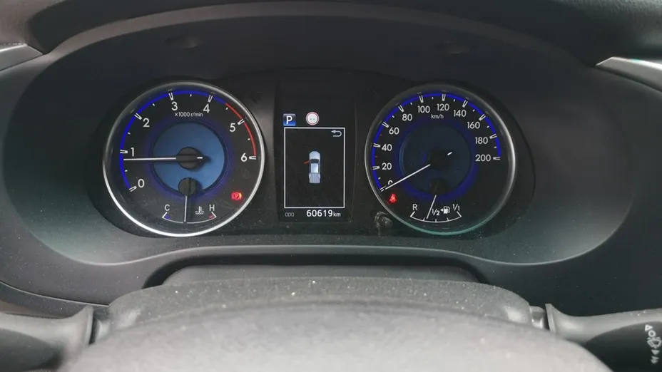 TOYOTA HiLux -