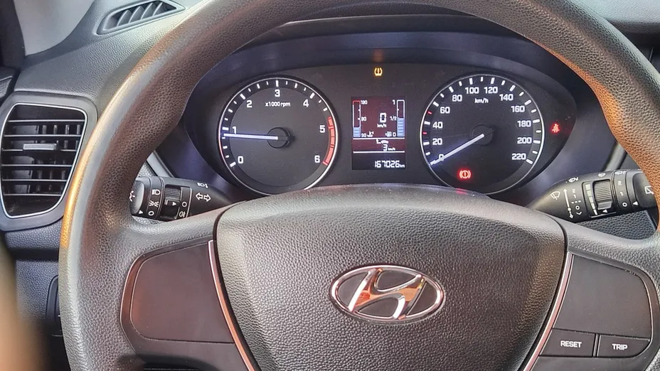 HYUNDAI i20 -