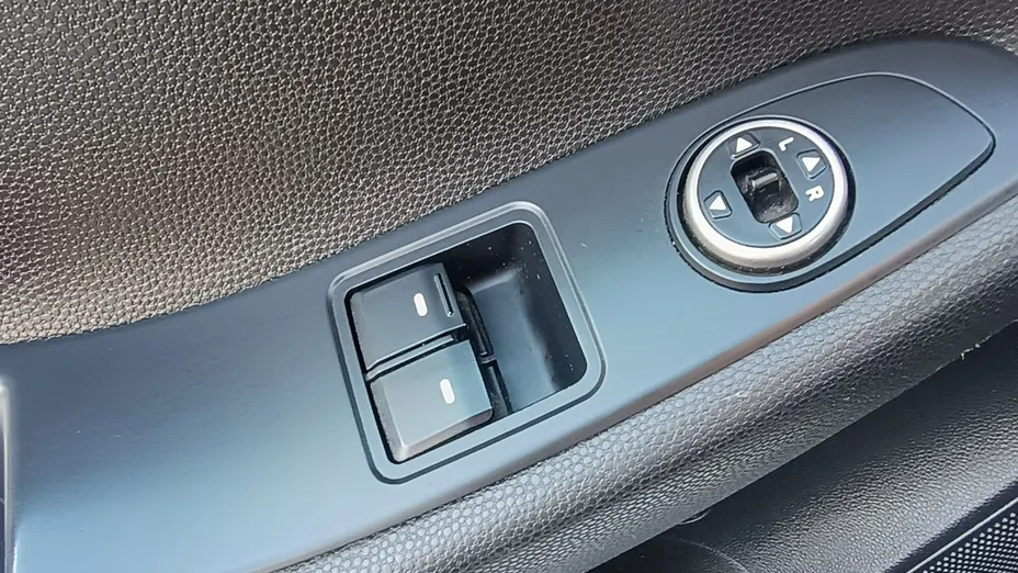 HYUNDAI i20 -