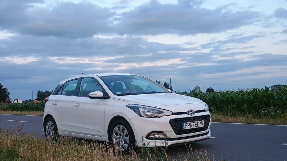 HYUNDAI i20 -