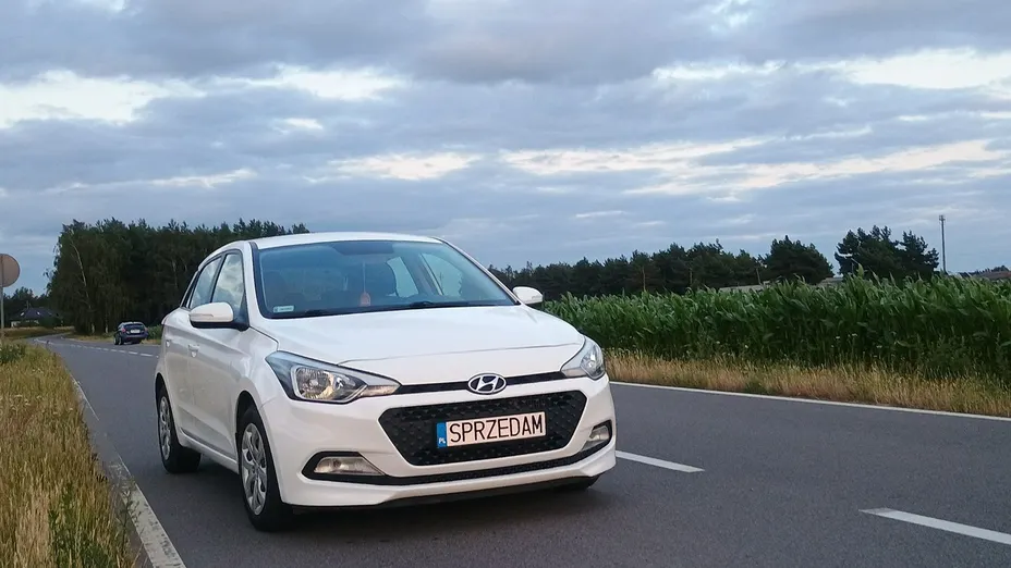 HYUNDAI i20 -