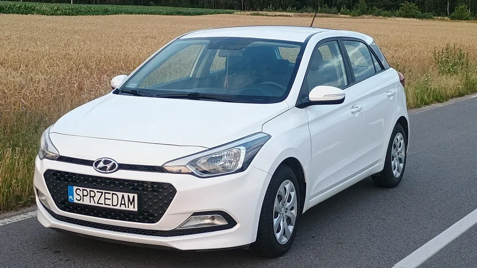 HYUNDAI i20 -