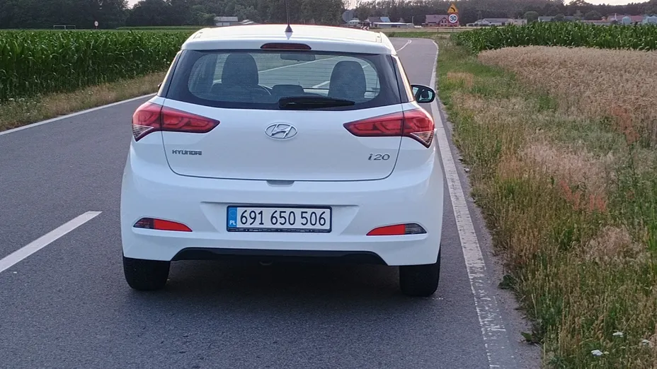 HYUNDAI i20 -