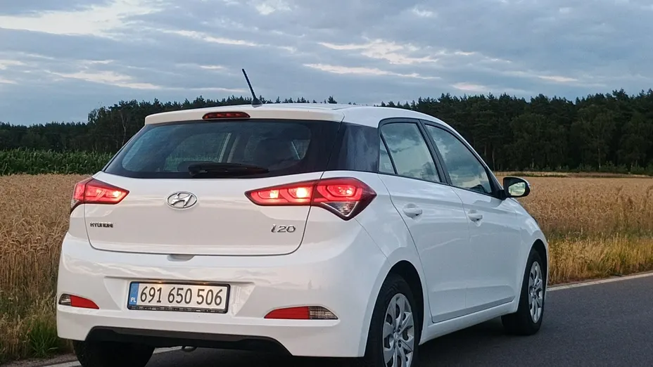 HYUNDAI i20 -
