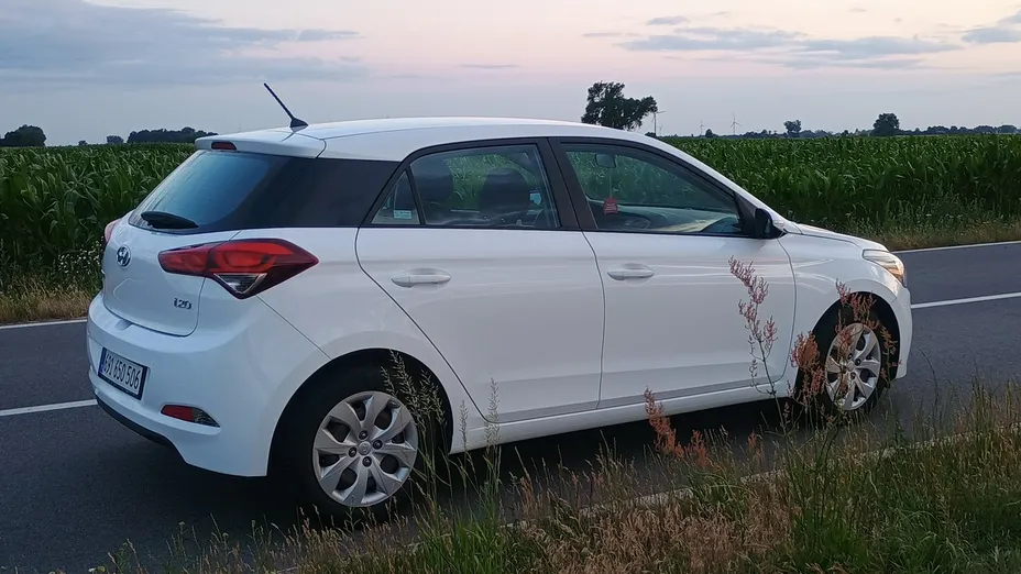 HYUNDAI i20 -