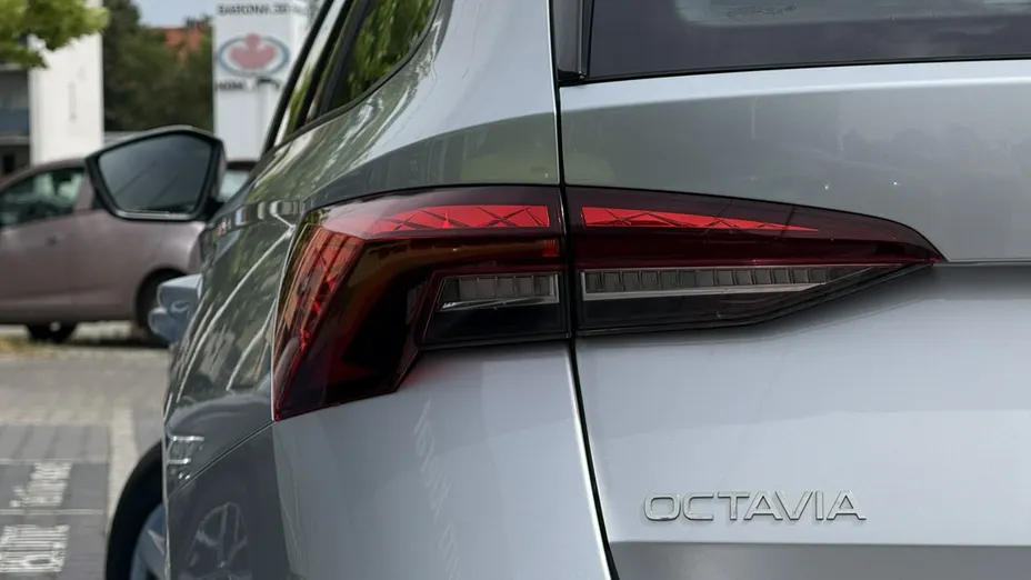 SKODA Octavia -