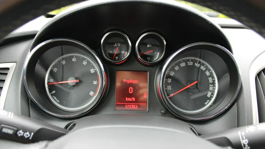 OPEL Astra -