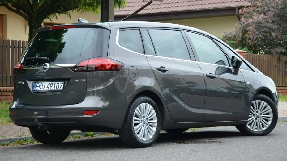 OPEL Zafira -