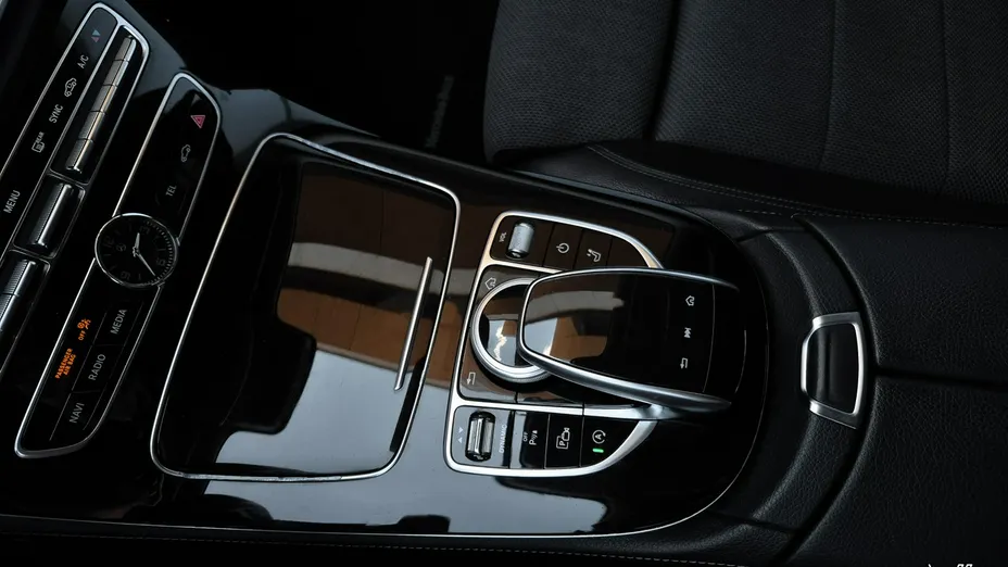 MERCEDES-BENZ E Klasa -