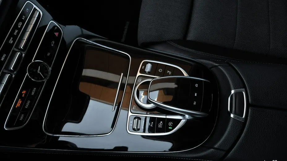 MERCEDES-BENZ E Klasa -