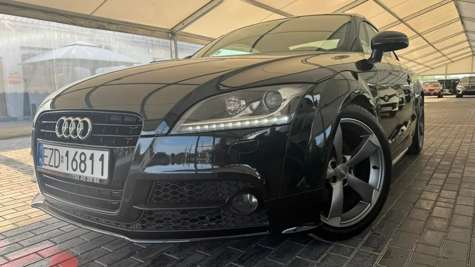 AUDI TT -