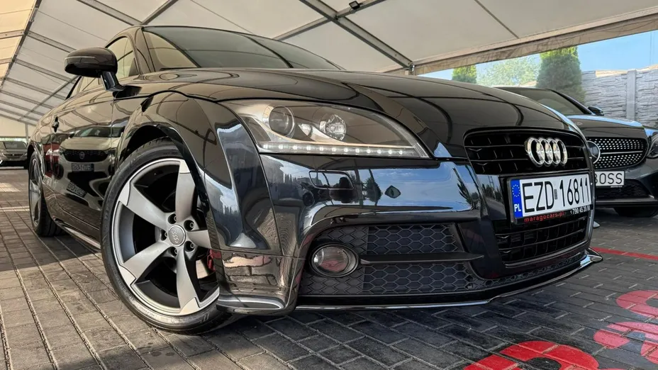 AUDI TT -