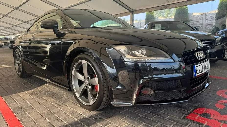 AUDI TT -