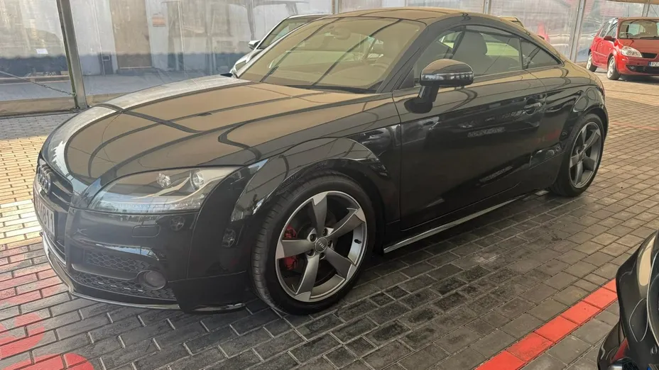 AUDI TT -