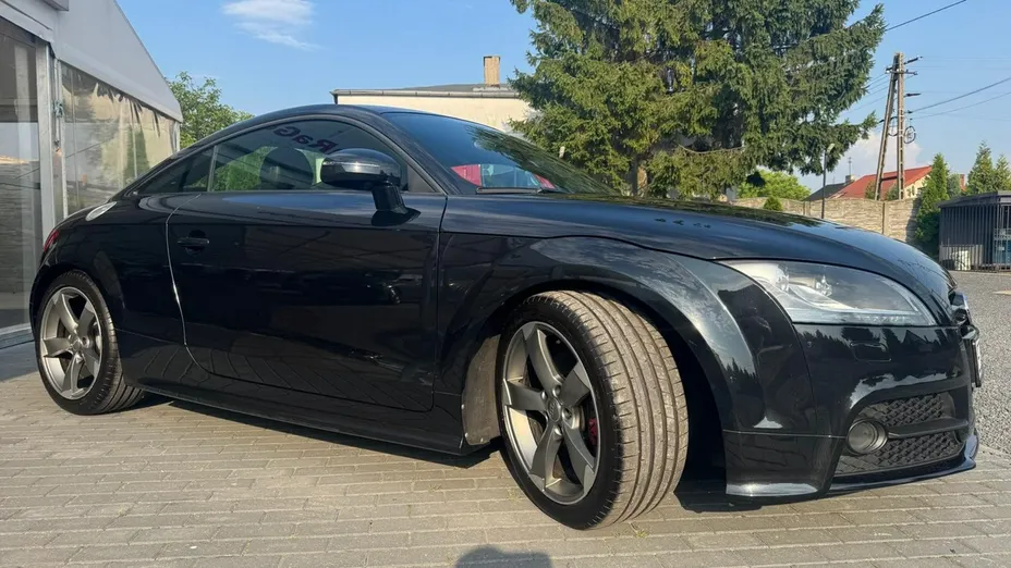 AUDI TT -