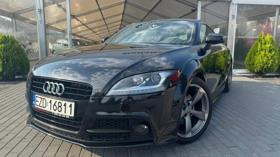 AUDI TT -