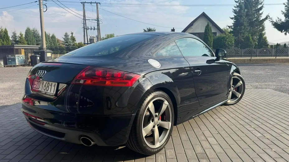 AUDI TT -