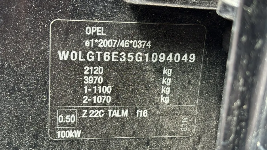 OPEL Insignia -