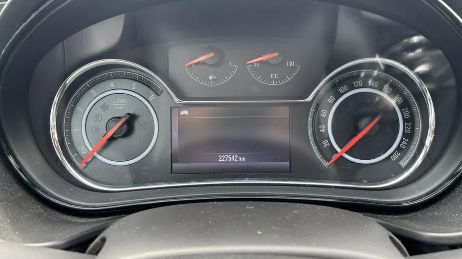 OPEL Insignia -