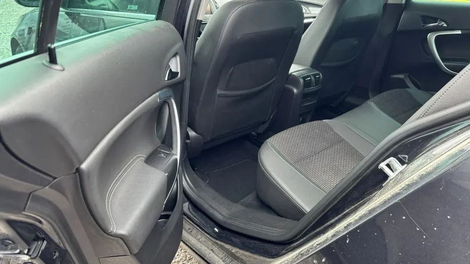OPEL Insignia -