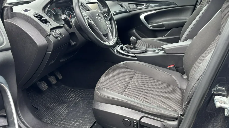 OPEL Insignia -