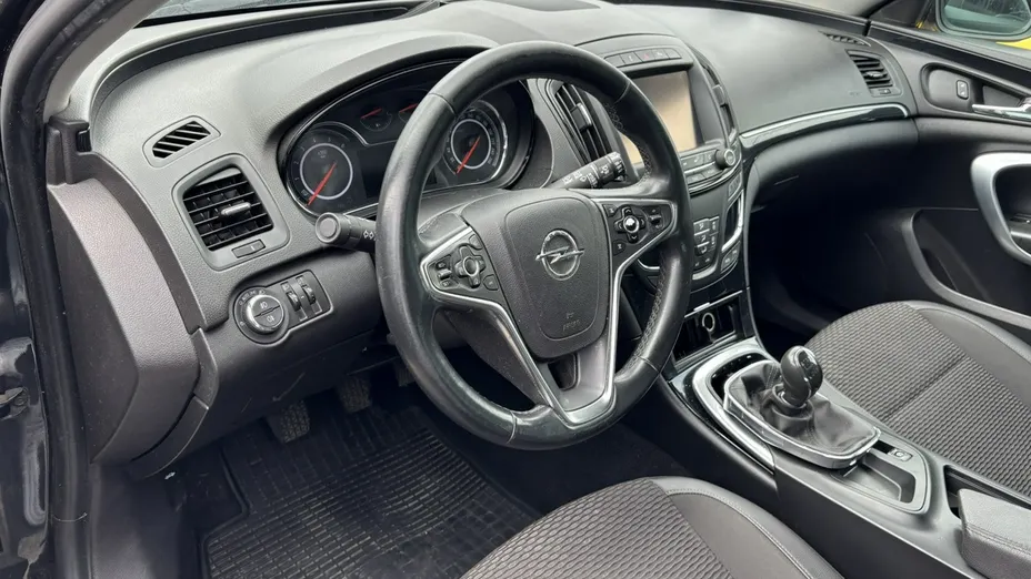OPEL Insignia -