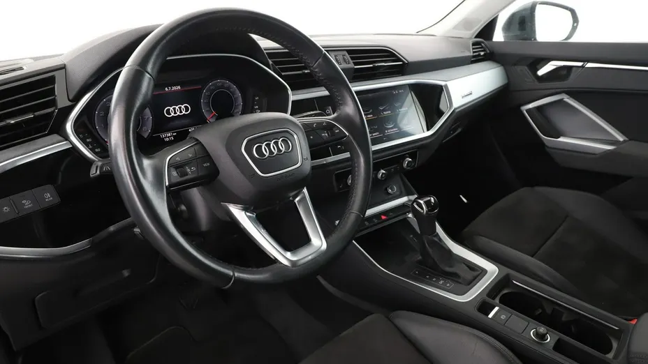 AUDI Q3 -