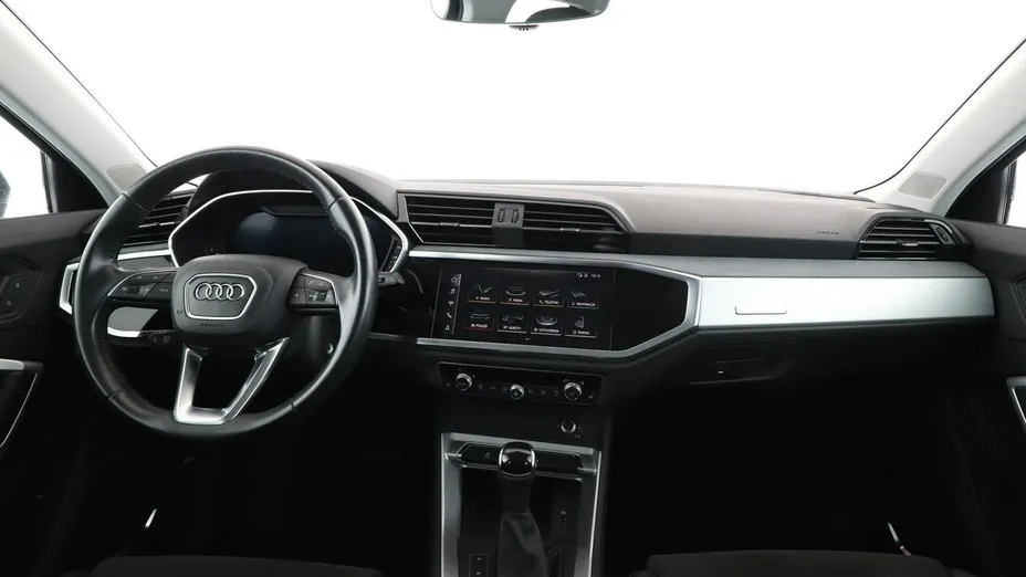 AUDI Q3 -