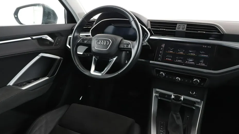 AUDI Q3 -