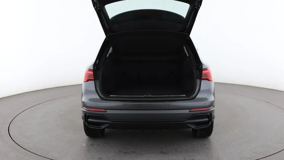 AUDI Q3 -