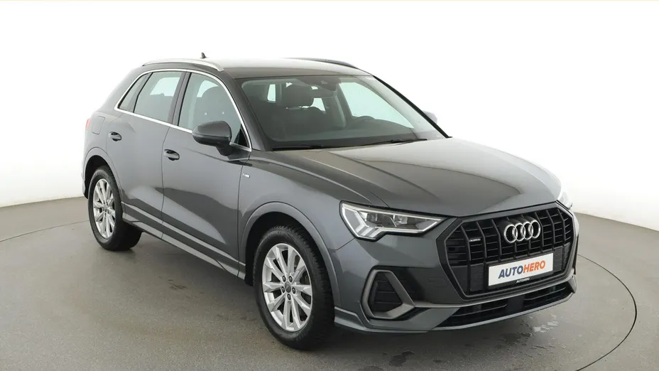 AUDI Q3 -
