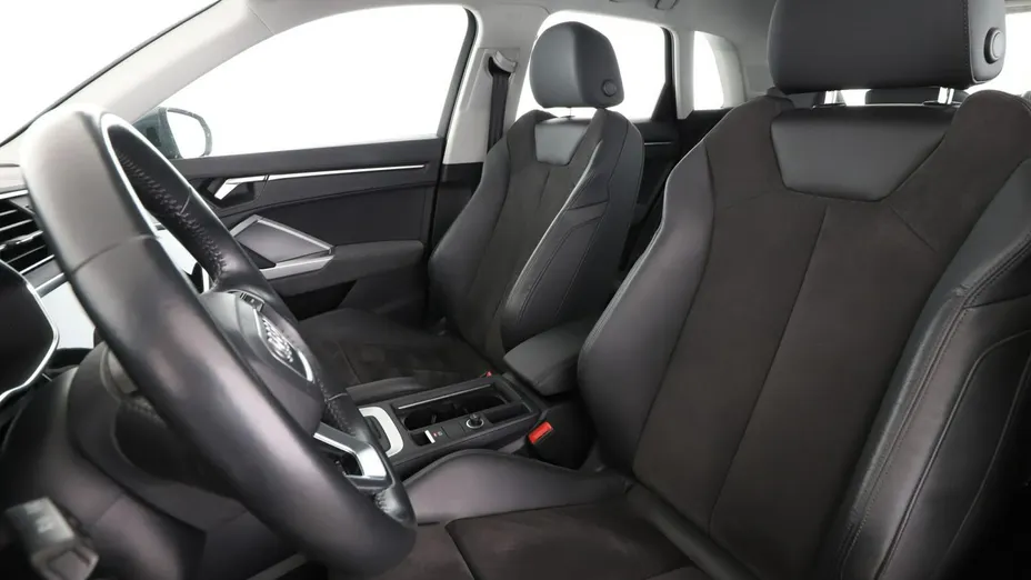 AUDI Q3 -