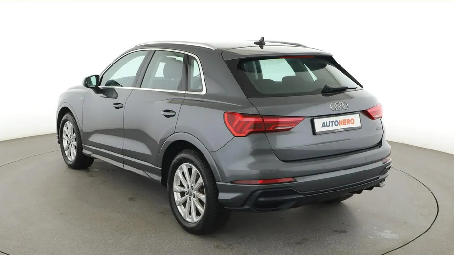 AUDI Q3 -