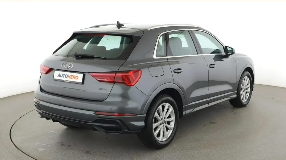 AUDI Q3 -