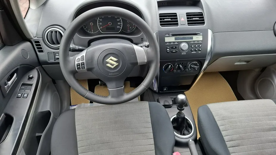 SUZUKI SX4 -