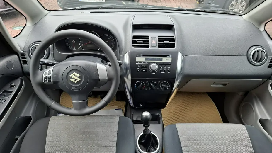 SUZUKI SX4 -