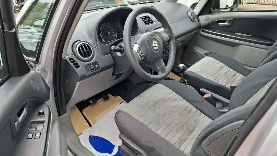 SUZUKI SX4 -
