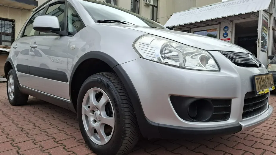 SUZUKI SX4 -