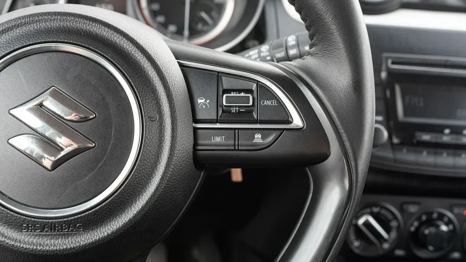 SUZUKI Swift -