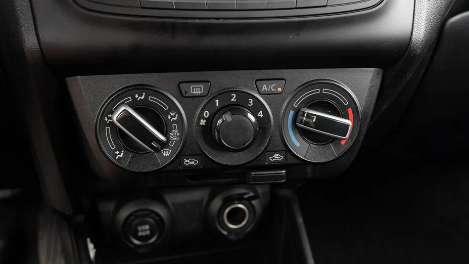 SUZUKI Swift -