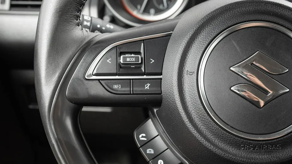 SUZUKI Swift -